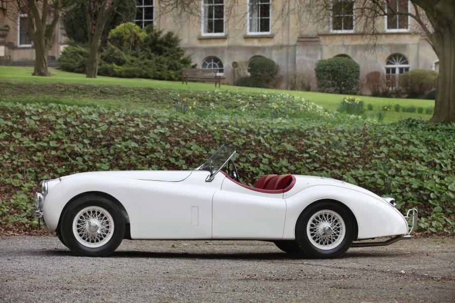  Jaguar XK120 Roadster White 1953 года  (фото 20 из 39)
